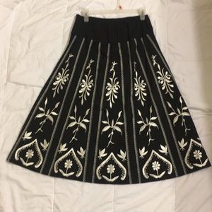 Black skirt with white embroidery by Dialogue